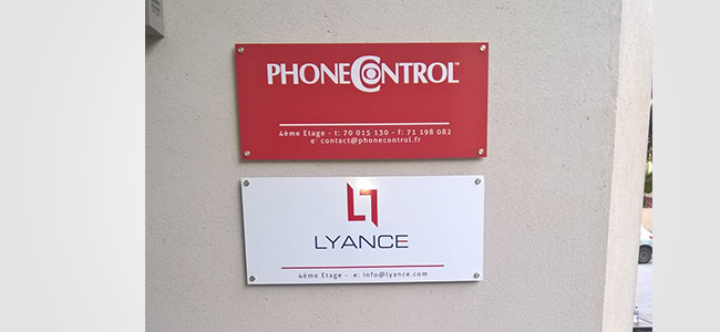 Enseigne signalétique murale Phonecontrol